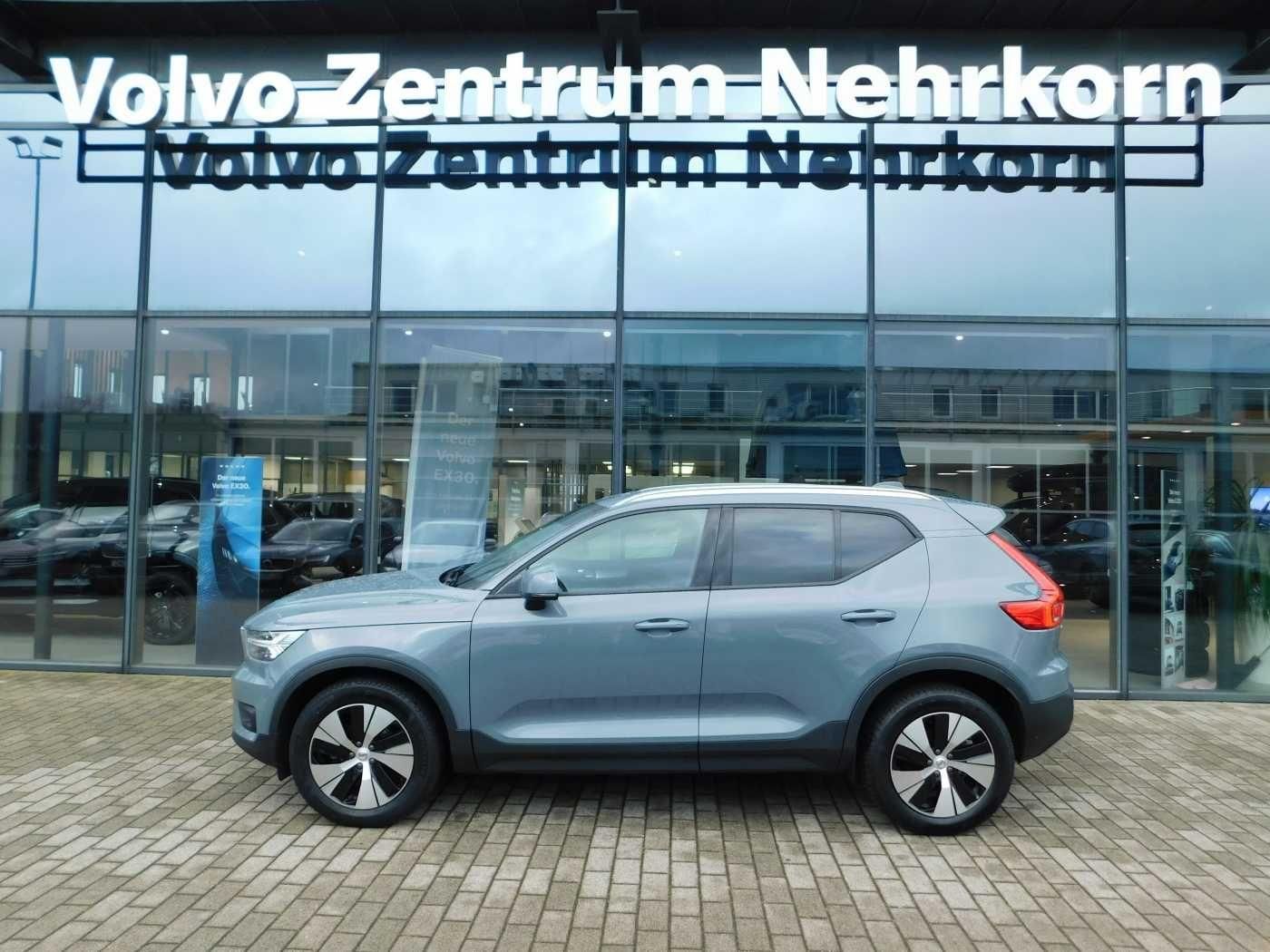Fahrzeugabbildung Volvo XC40 T3 Geartronic Momentum Pro 'SHZ, LED, ALU'