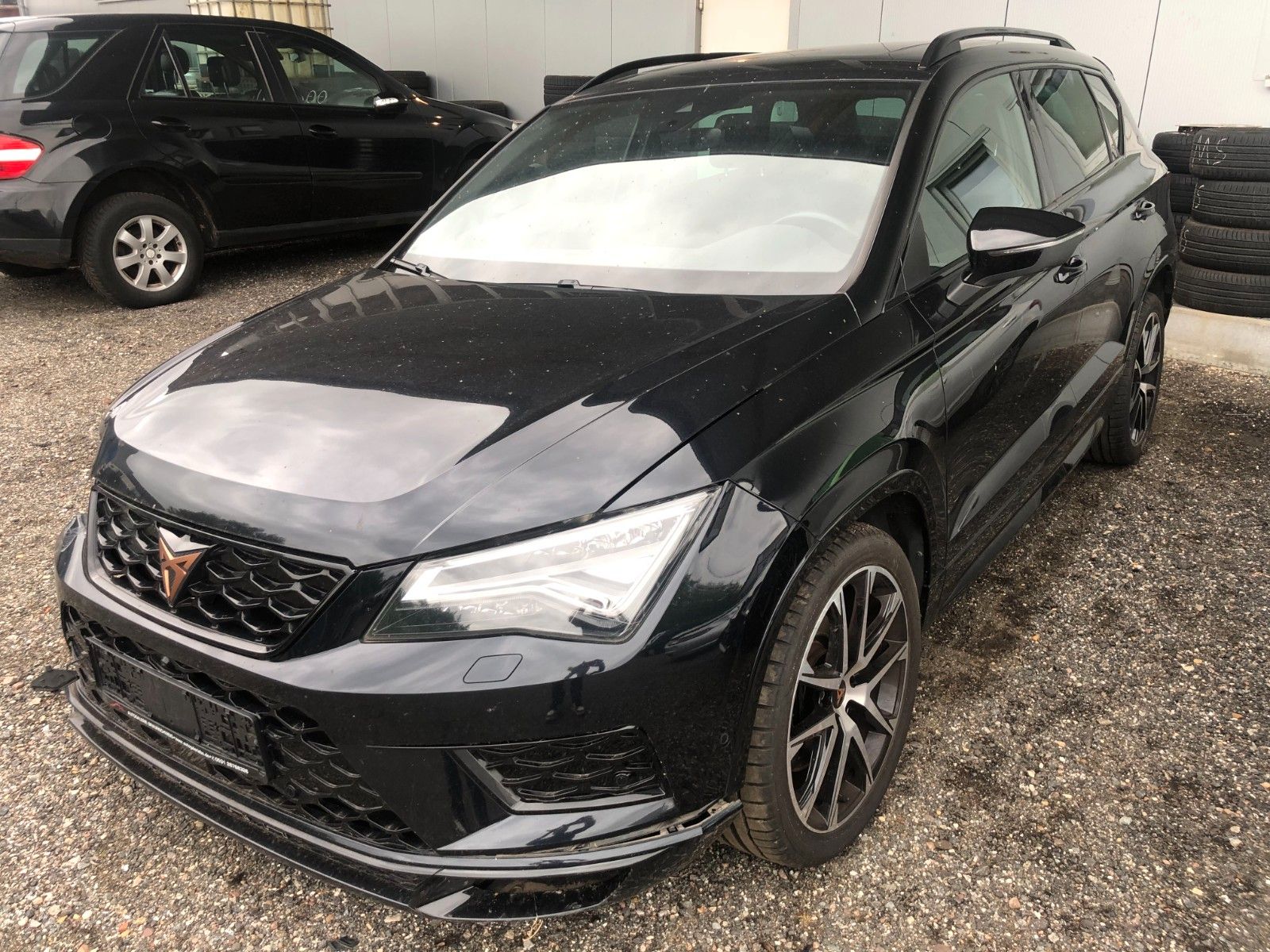 Fahrzeugabbildung CUPRA Ateca  4Drive Unfallschaden
