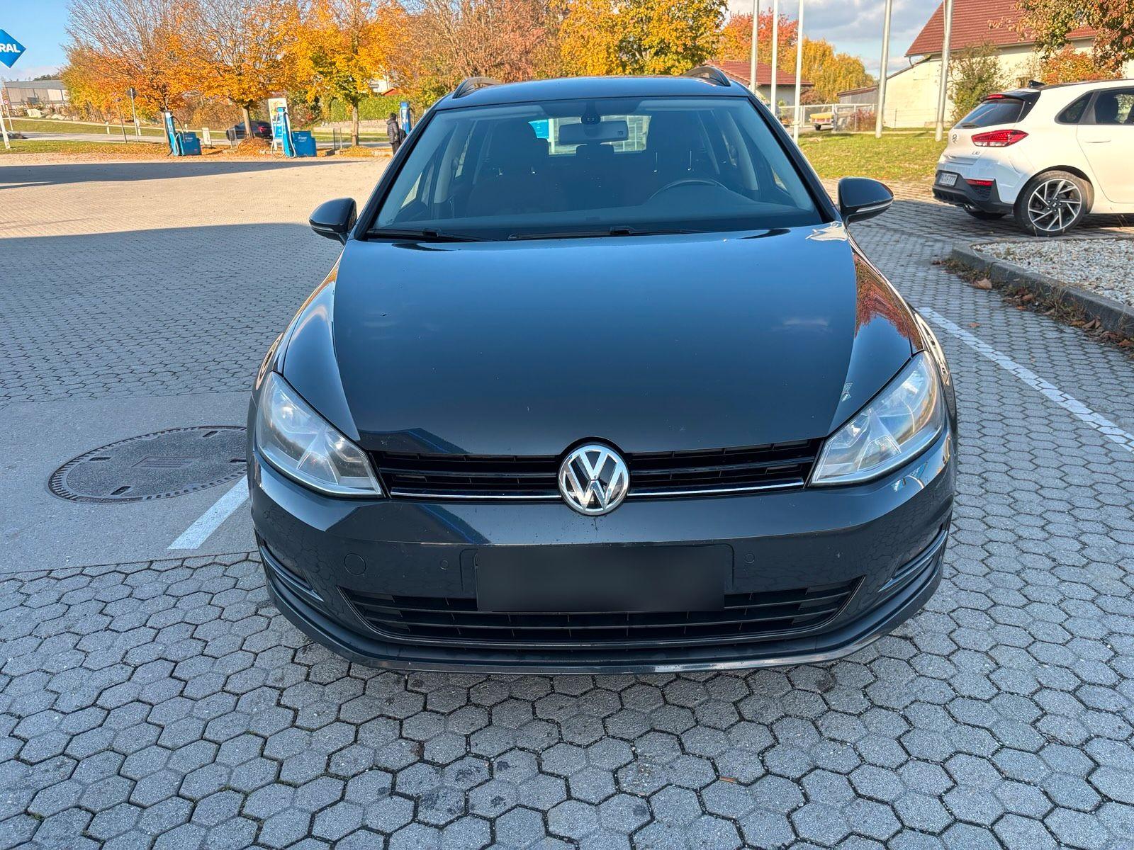 Volkswagen Golf 2014 — rear view