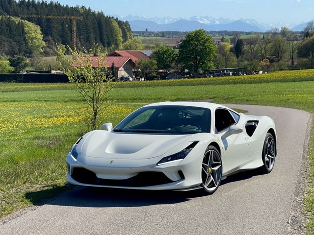FERRARI F8