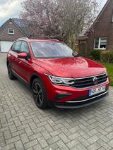 Volkswagen Tiguan Active *DSG*AHK*ACC*Navi*LED*Kamera*Pano*
