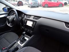 Fahrzeugabbildung Skoda Octavia KAMERA SCHECKHEFT TEILLEDER