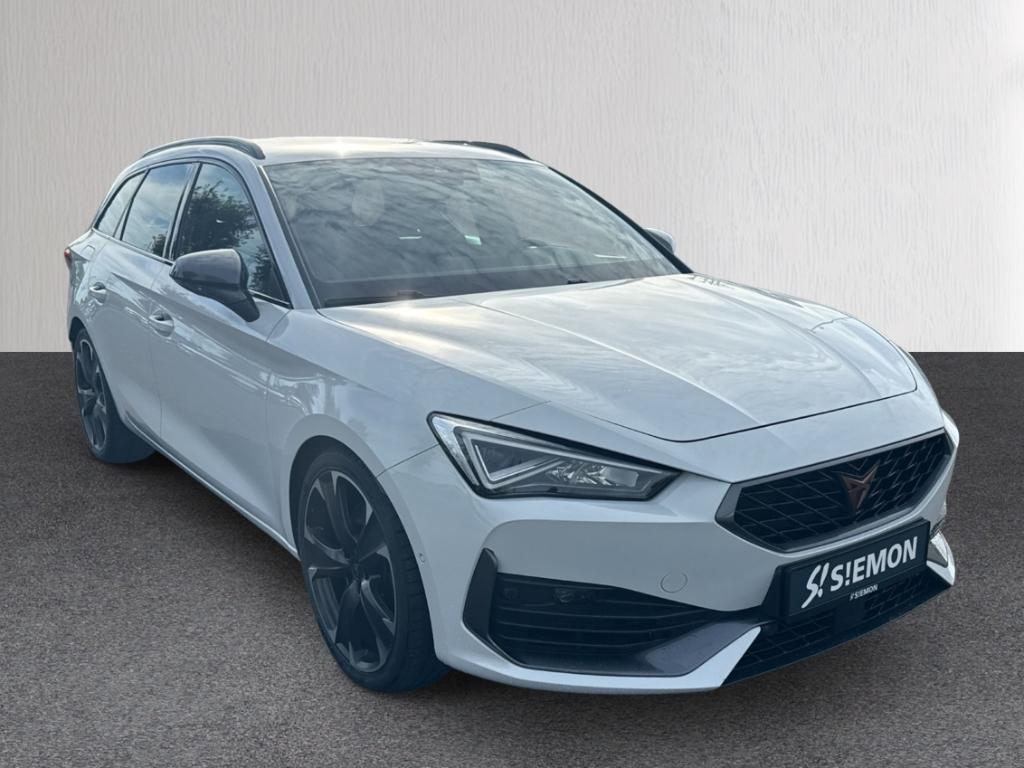 Cupra Leon VZ DCC 4DRIVE ACC LED RKam ParkLenk Nav SHZ