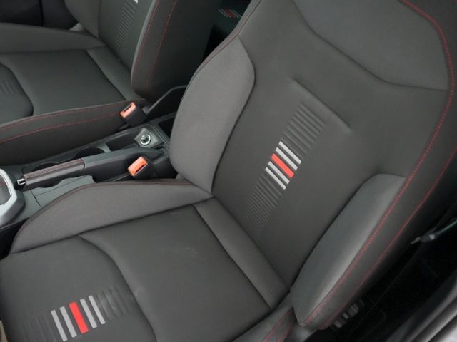 Arona TSI FR+PARKPILOT+SPORTSITZE+LED TAGFAHRLIC
