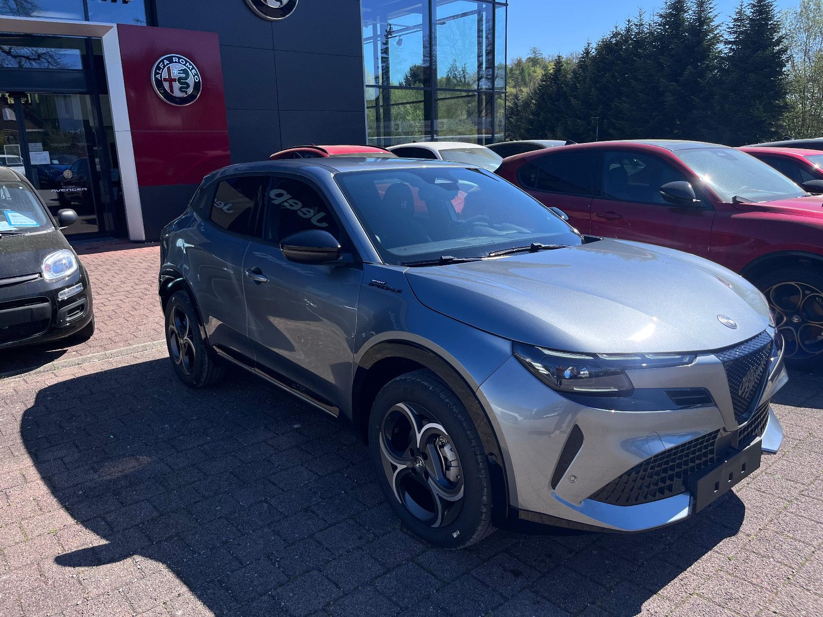 Fahrzeugabbildung Alfa Romeo Junior Ibrida 1.2 VGT -Hybrid 107 Sport Speciale