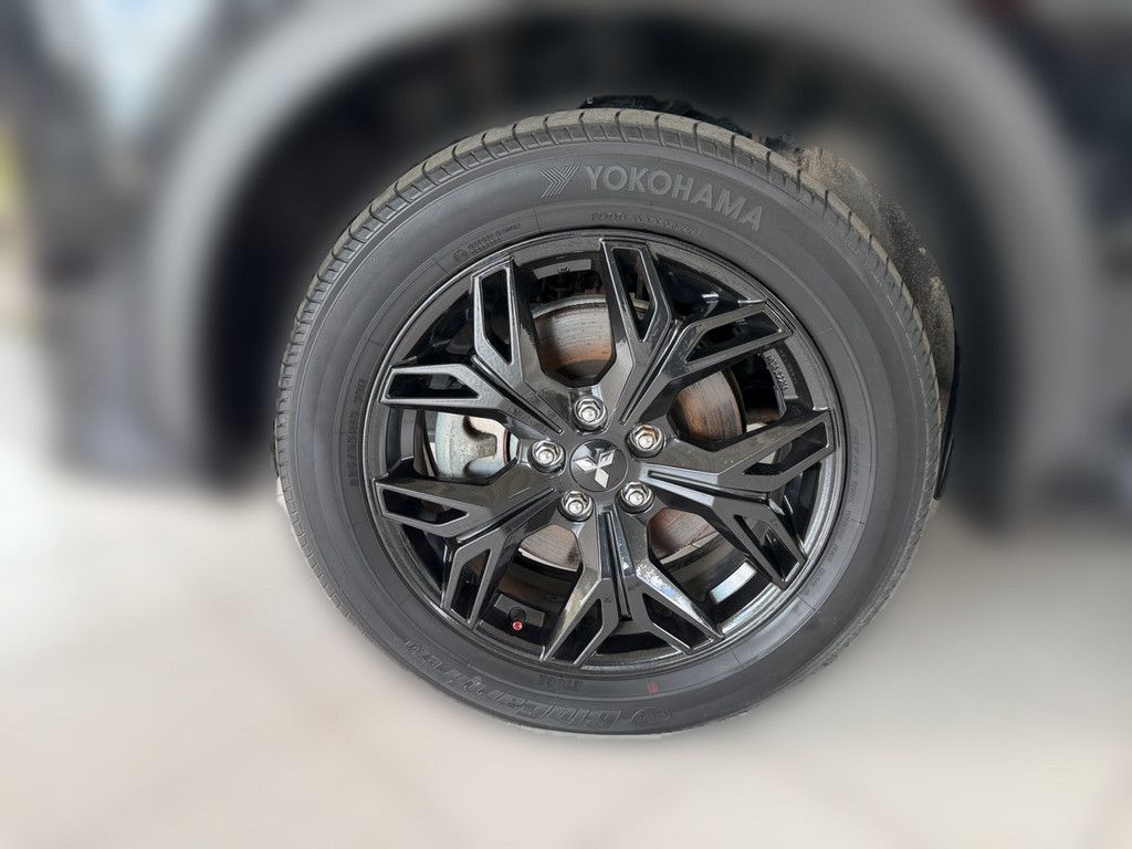 Eclipse Cross 2.4 Plus Select Black Hybrid 4WD *