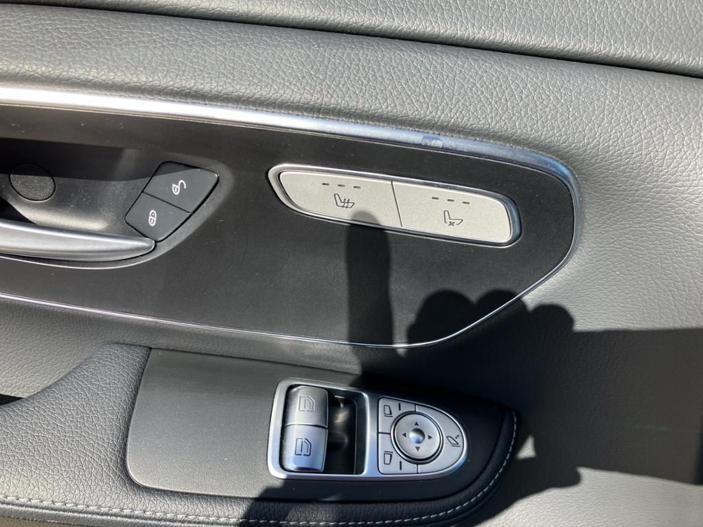 Fahrzeugabbildung Mercedes-Benz V 250 d 4MATIC AVANTGARDE Lang *AHK*Bel.Sitz*PDC