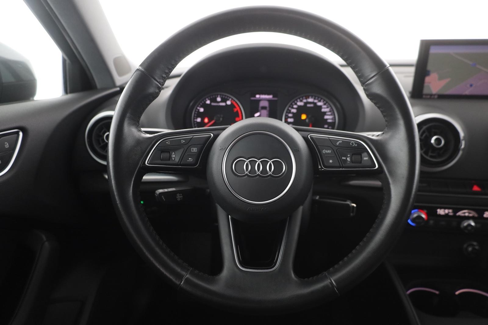 Audi A3 Sportback 35 TFSI S-tronic Bi-Xenon Navi ACC