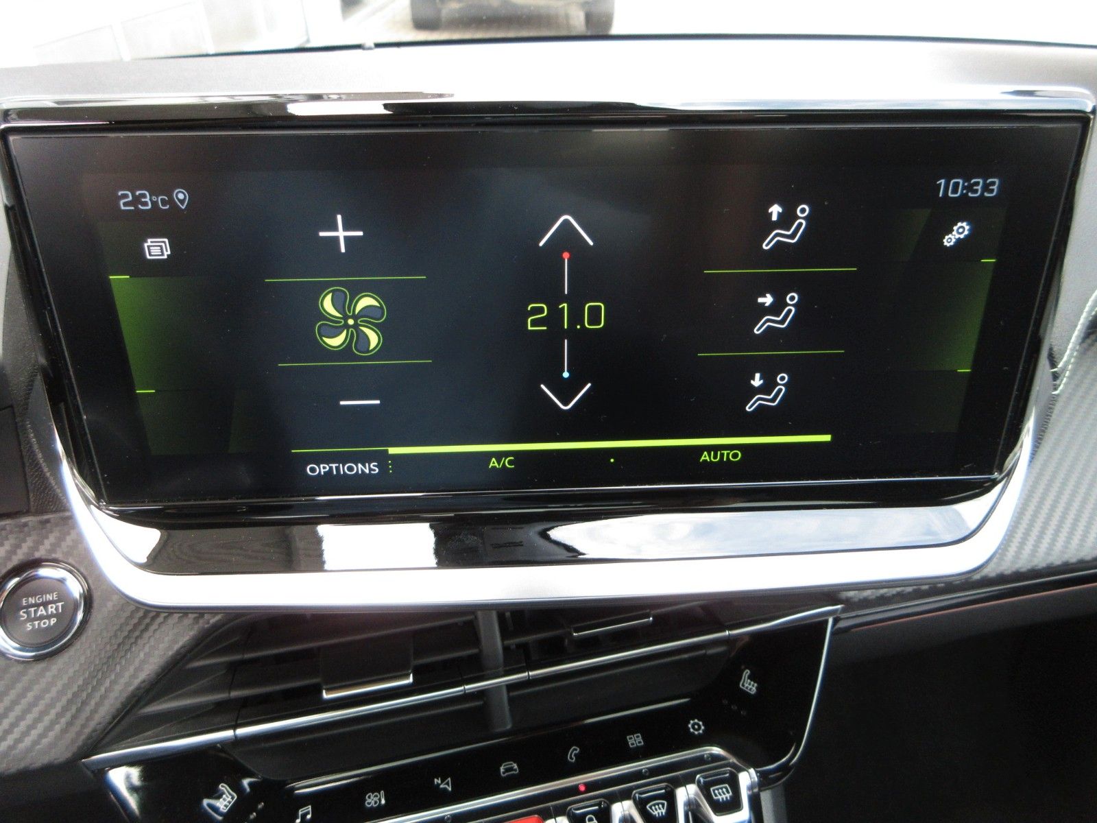 Fahrzeugabbildung Peugeot 208 1.2T GT  LED/NAVI/SHZ/PANO/HEAD/CAM/PDC/17"