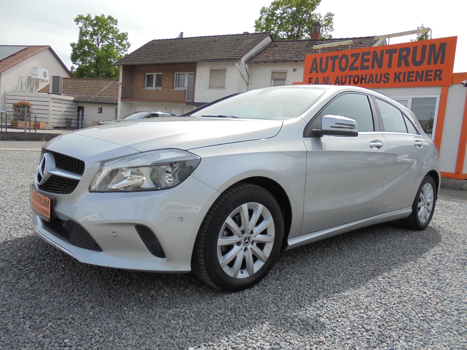 Mercedes-Benz A 180 Automatik*Klima*Navi*EPH*Sitzh*Bluet*USB