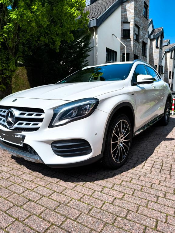 Image of Mercedes-Benz GLA 200