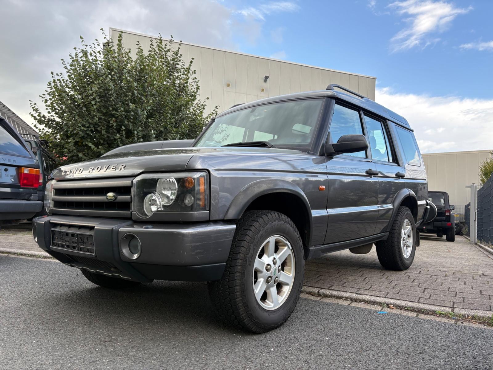 Land Rover Discovery Td5 15P Entertainer