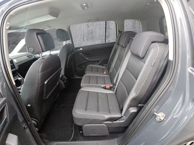 Touran 2.0TDI Aut. ACTIVE 7-Sitzer AHK Navi ACC