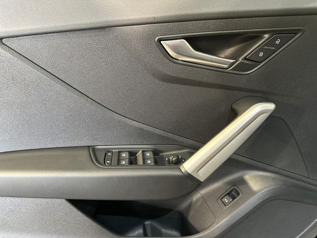 Q2 35 TFSI ADVANCED LED+AHK+MMI NAVI+VCP+ALU+SHZ