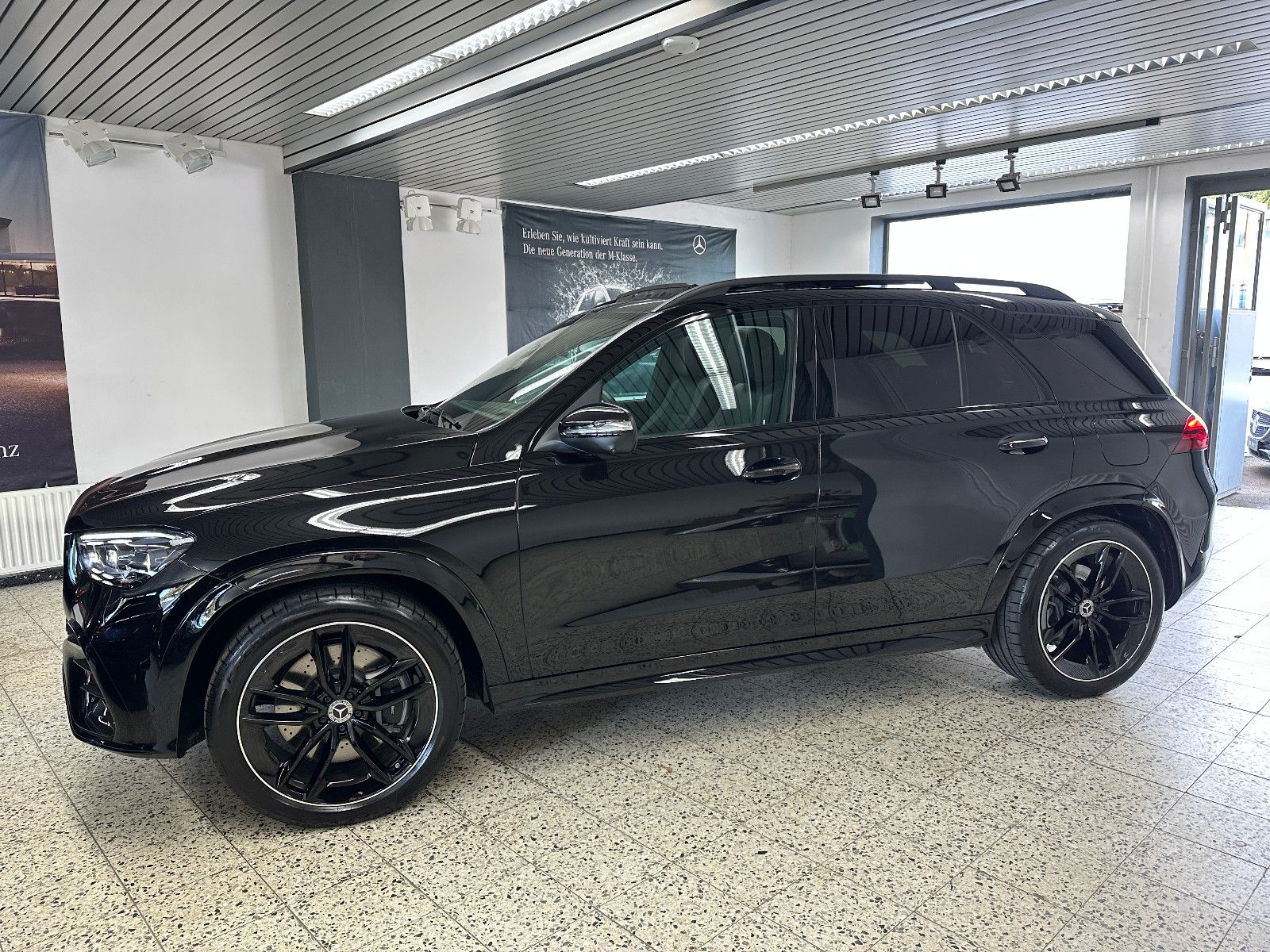 Mercedes-Benz GLE 350 de 4Ma AMG + NIGHT NAV/LED/HUD/AHK/AIRMA