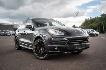 Porsche Cayenne - 1