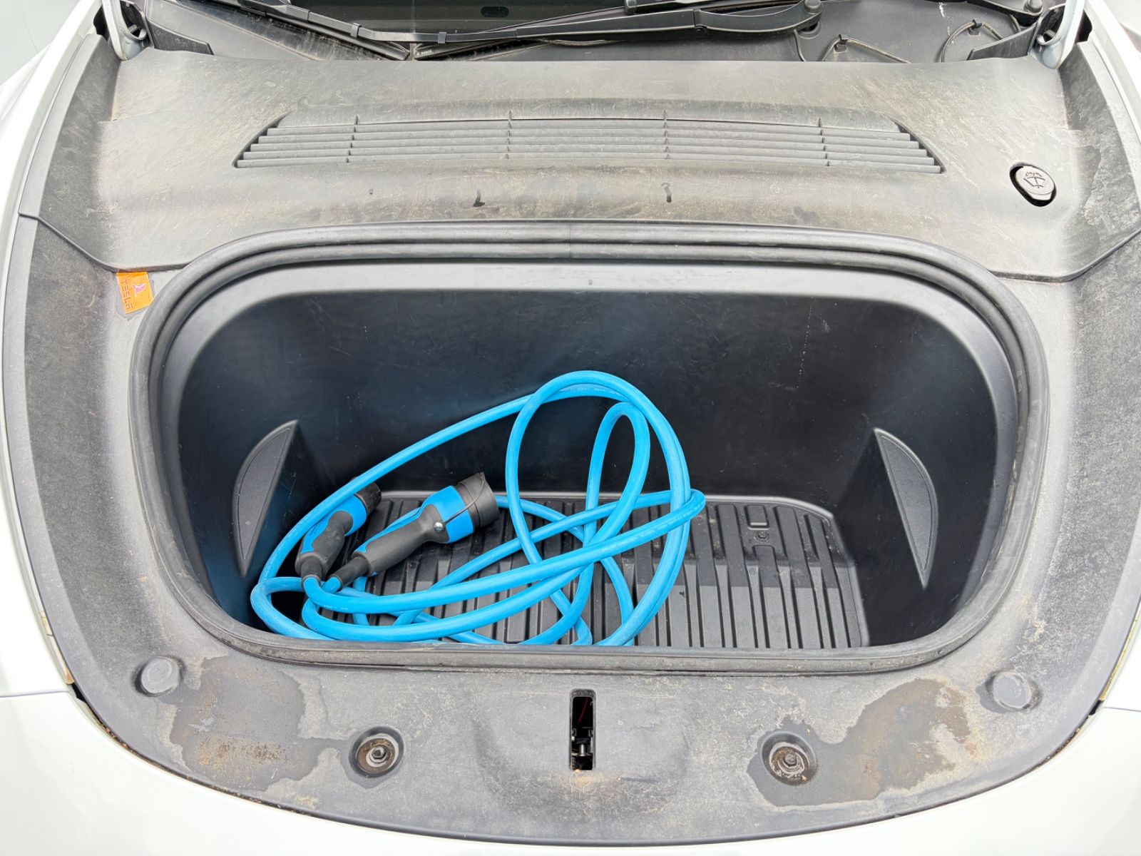Tesla Model Y SR RWD Weiße Innenausstattung foto 13