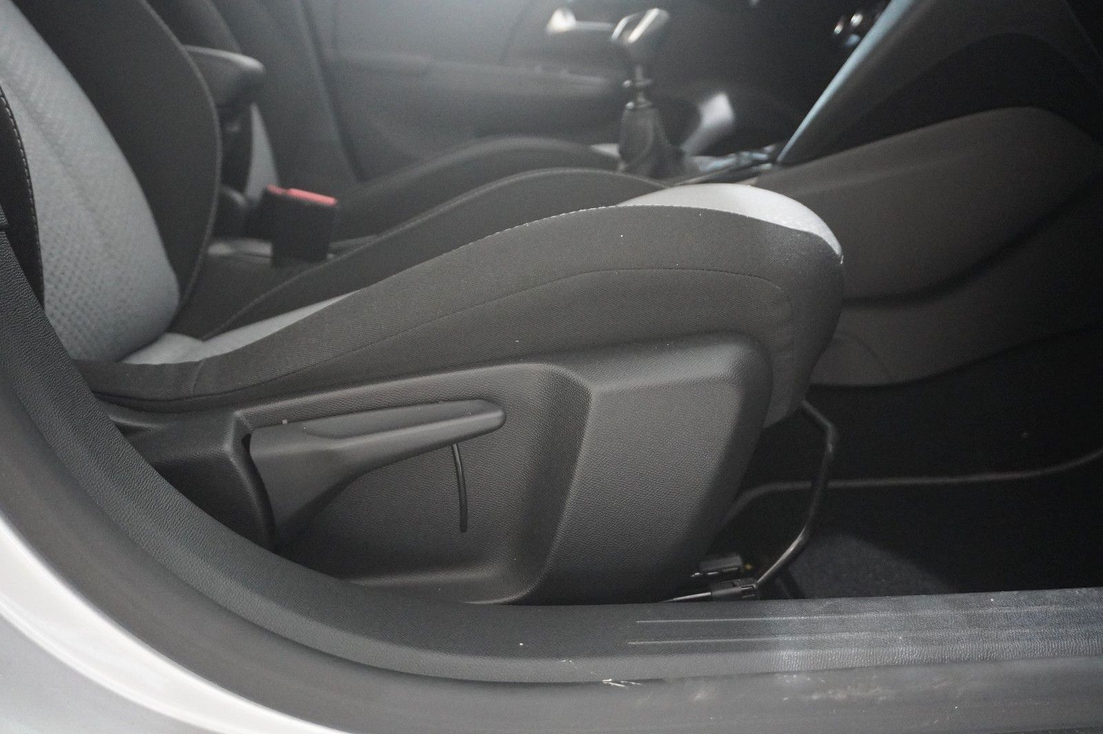 Fahrzeugabbildung Opel Corsa F 1.2 FACELIFT NAVI/LED/KAMERA/VIRTU./DAB+