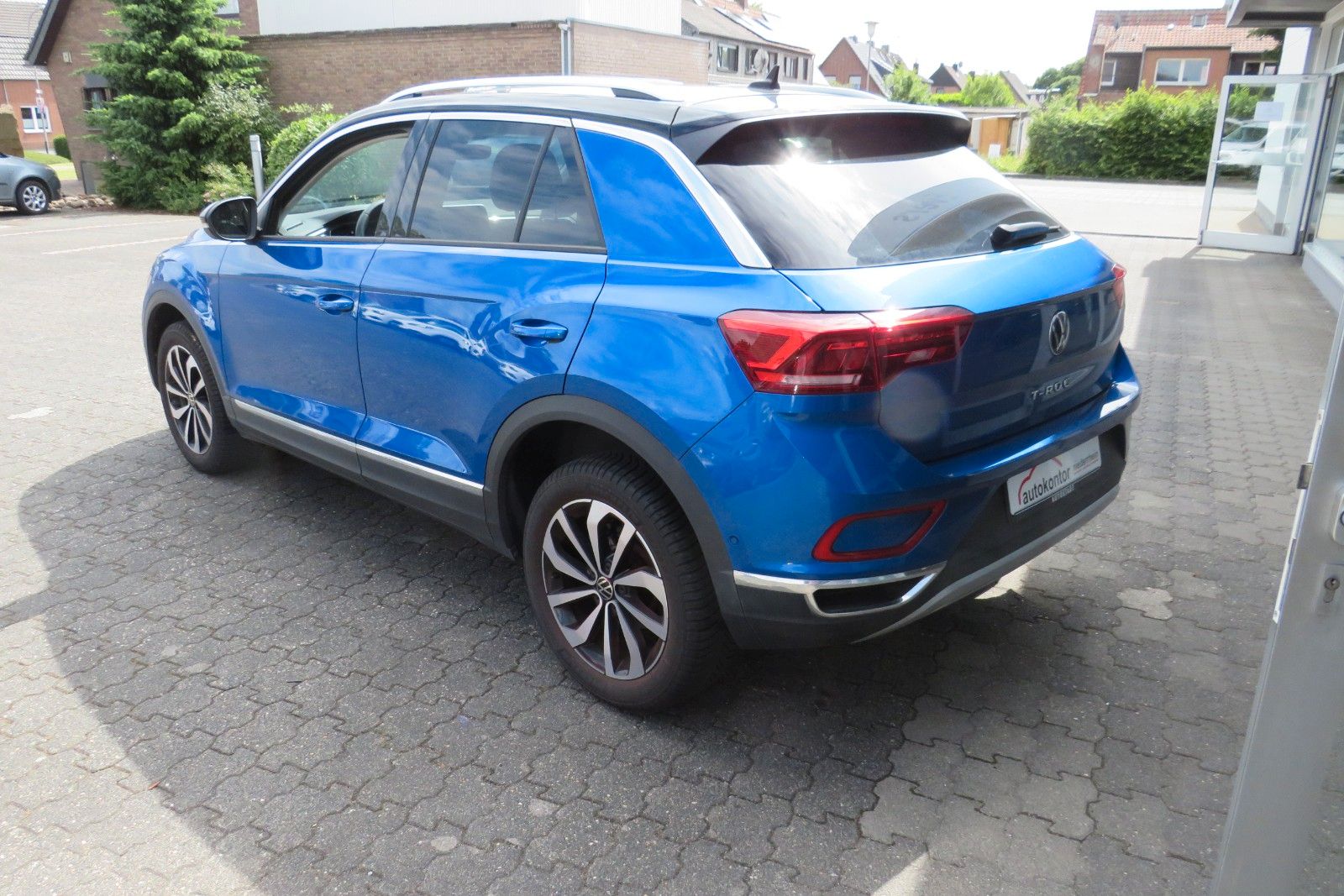 Fahrzeugabbildung Volkswagen T-Roc Style ACC APP MASSAGE SITZH. 17`KAMERA 1.H