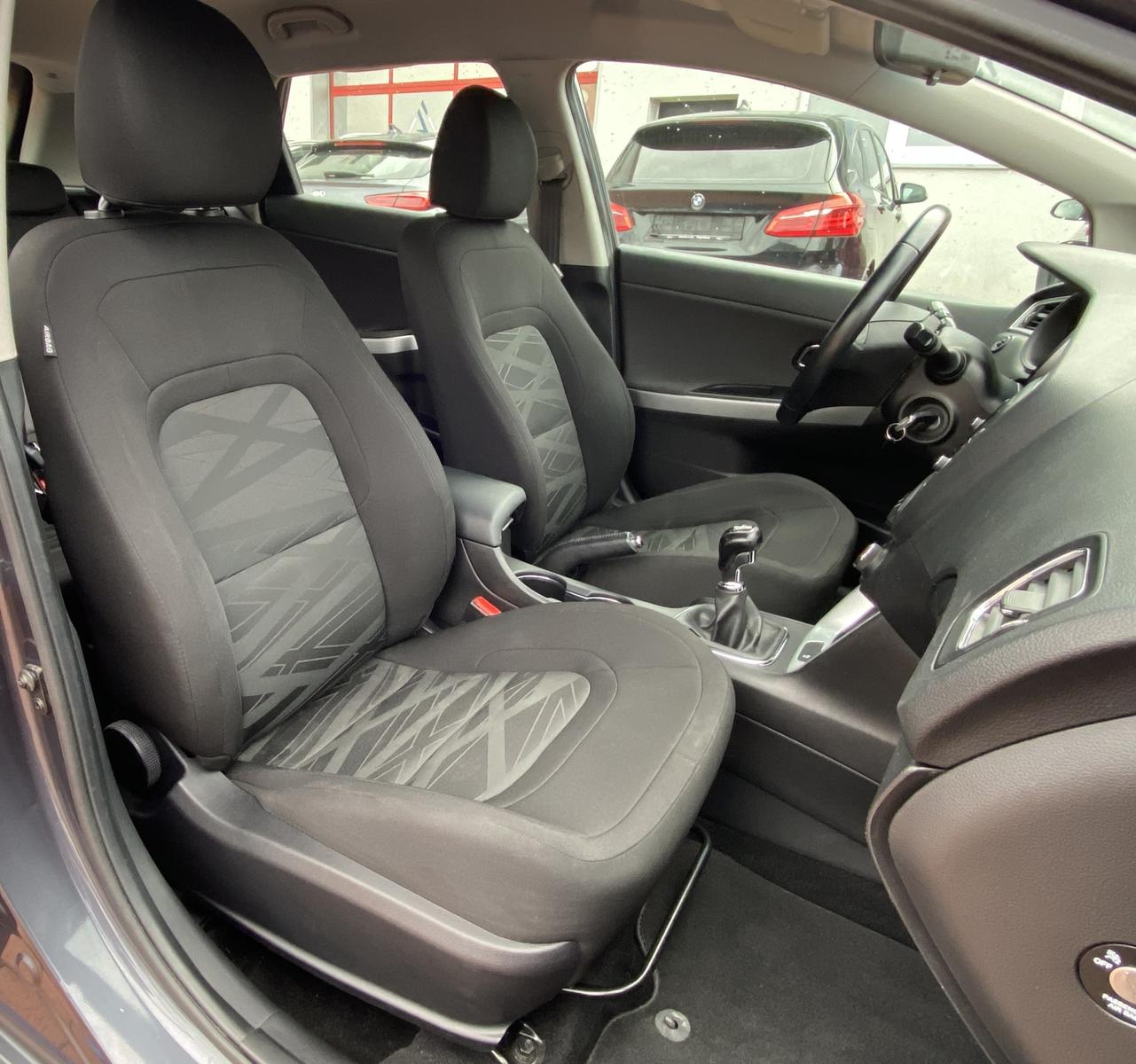 Kia Cee'd Sportswagon Attract AHK Kamera PDC Klima N