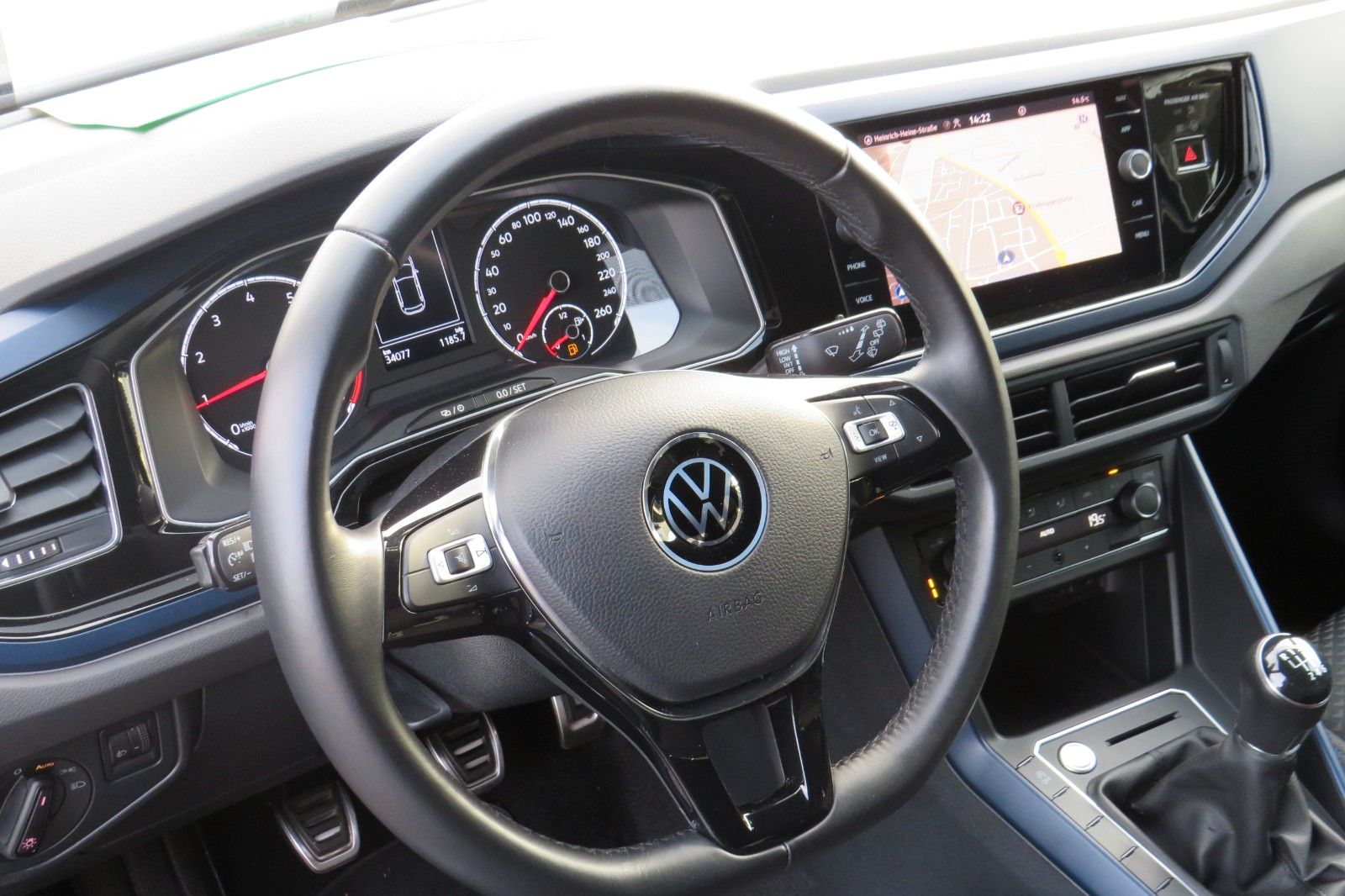 Fahrzeugabbildung Volkswagen Polo United KAMERA SITZH. NAVI KEYLESS APP-CON 1