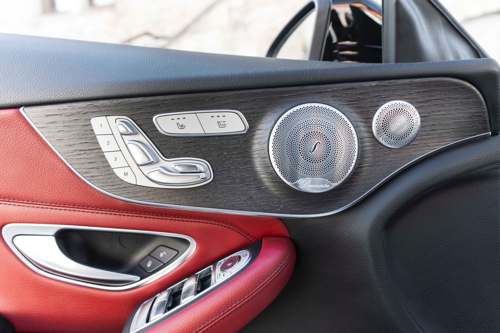 Fahrzeugabbildung Mercedes-Benz C 300 4MATIC AMG BURMESTER 360° LED TOTW SZH