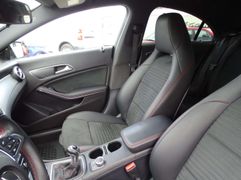 Fahrzeugabbildung Mercedes-Benz CLA 250 CLA 250 AMG PAKET SCHECKHEFTGEPFLEGT