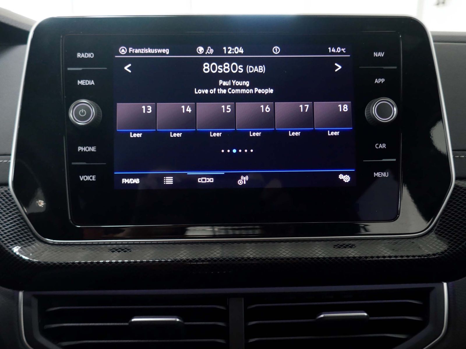 Fahrzeugabbildung Volkswagen T-Cross R-Line 1.0 TSI | LED RFK ACC Navi