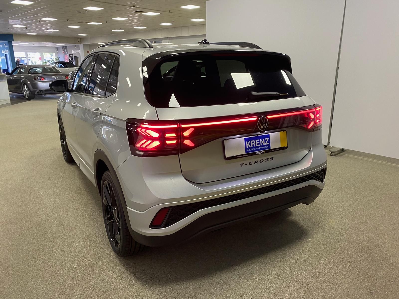 Fahrzeugabbildung Volkswagen T-Cross 1.0 TSI DSG R-Line BLACKSTYLE+MATRIX+AHK