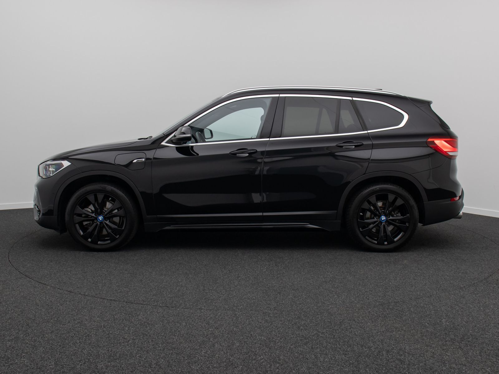 Fahrzeugabbildung BMW X1 xD25e Sport Line Kamera DAB Panorama H/K 18"