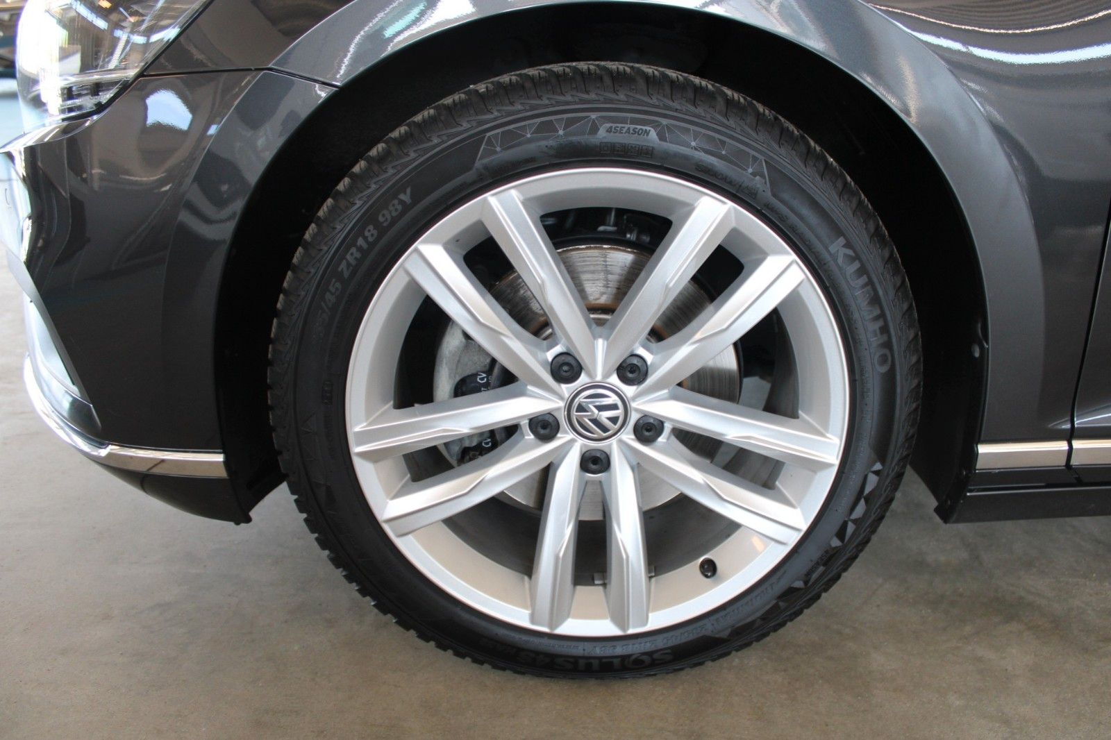 Fahrzeugabbildung Volkswagen Passat 2.0 TDI DSG Elegance LED CAM ACC NAVI uvm