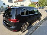 Volkswagen Touran 2.0 TDI SCR DSG Highline Highline 7-Sitze - Volkswagen Touran mit Diesel-Antrieb: Kleinbus, 7sitzer