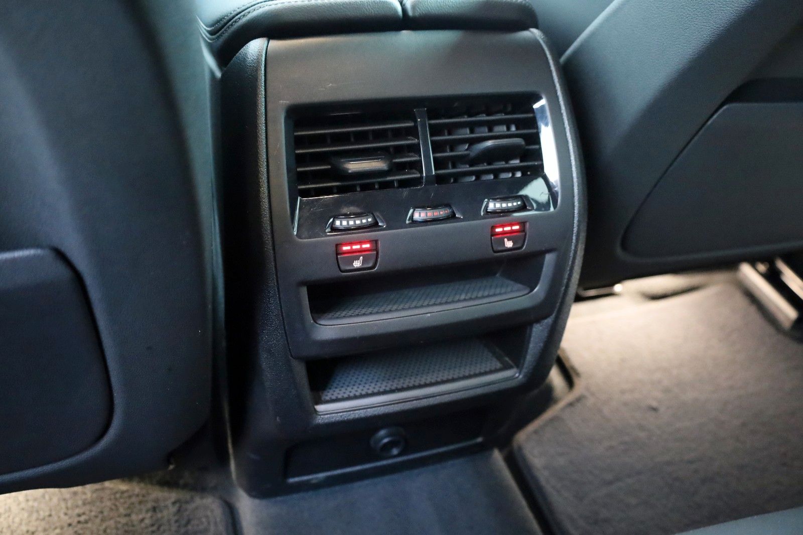 Fahrzeugabbildung BMW X5 xDrive 45e xLine Leder,Navi,LED,Kamera,4xSH