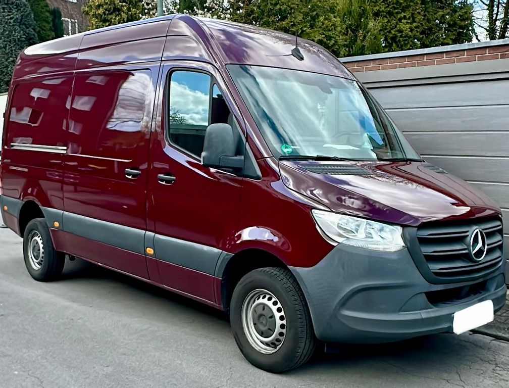 Image of Mercedes-Benz Sprinter