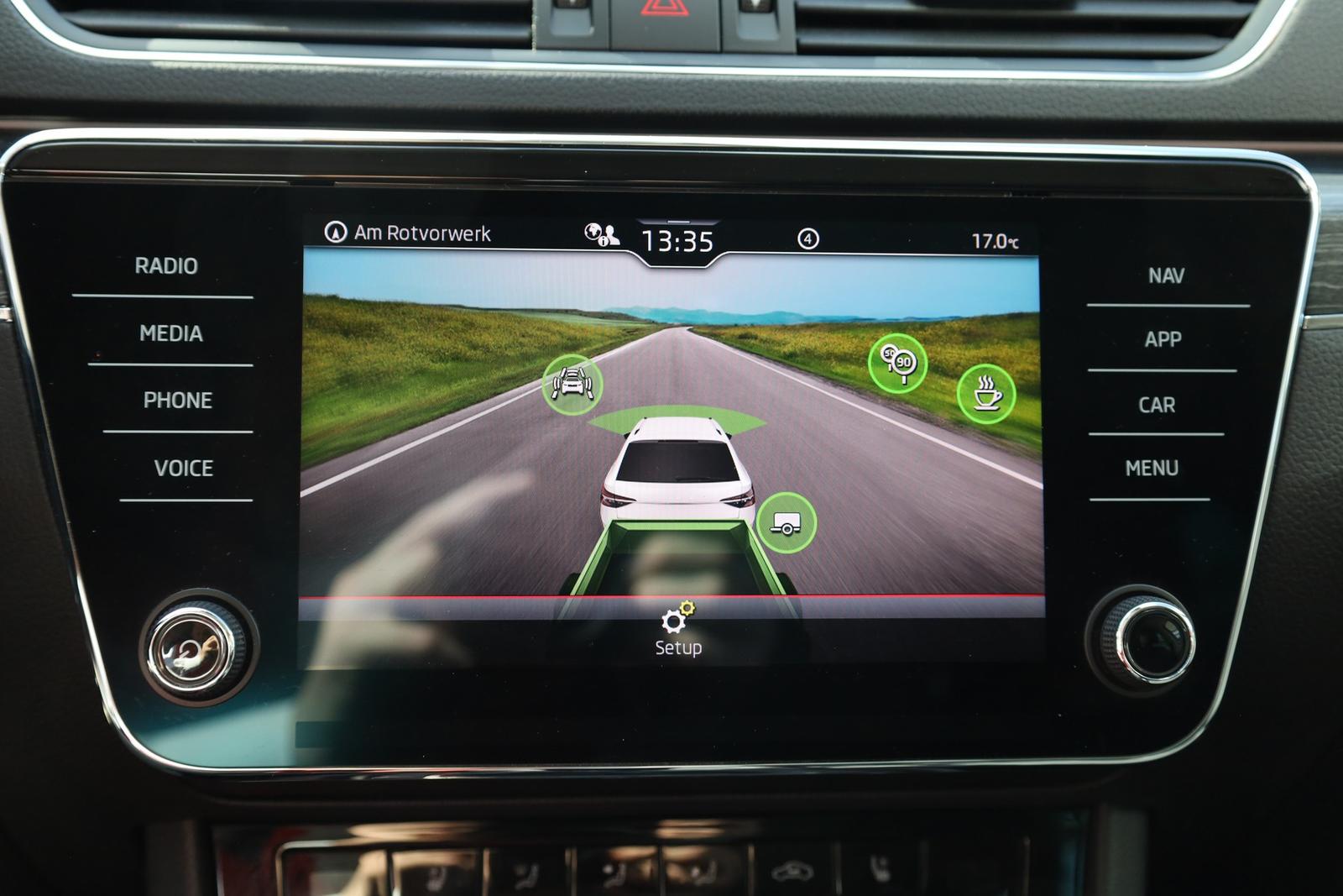 Skoda Superb Combi 2.0 TDI LED AHK Leder Navi Memory