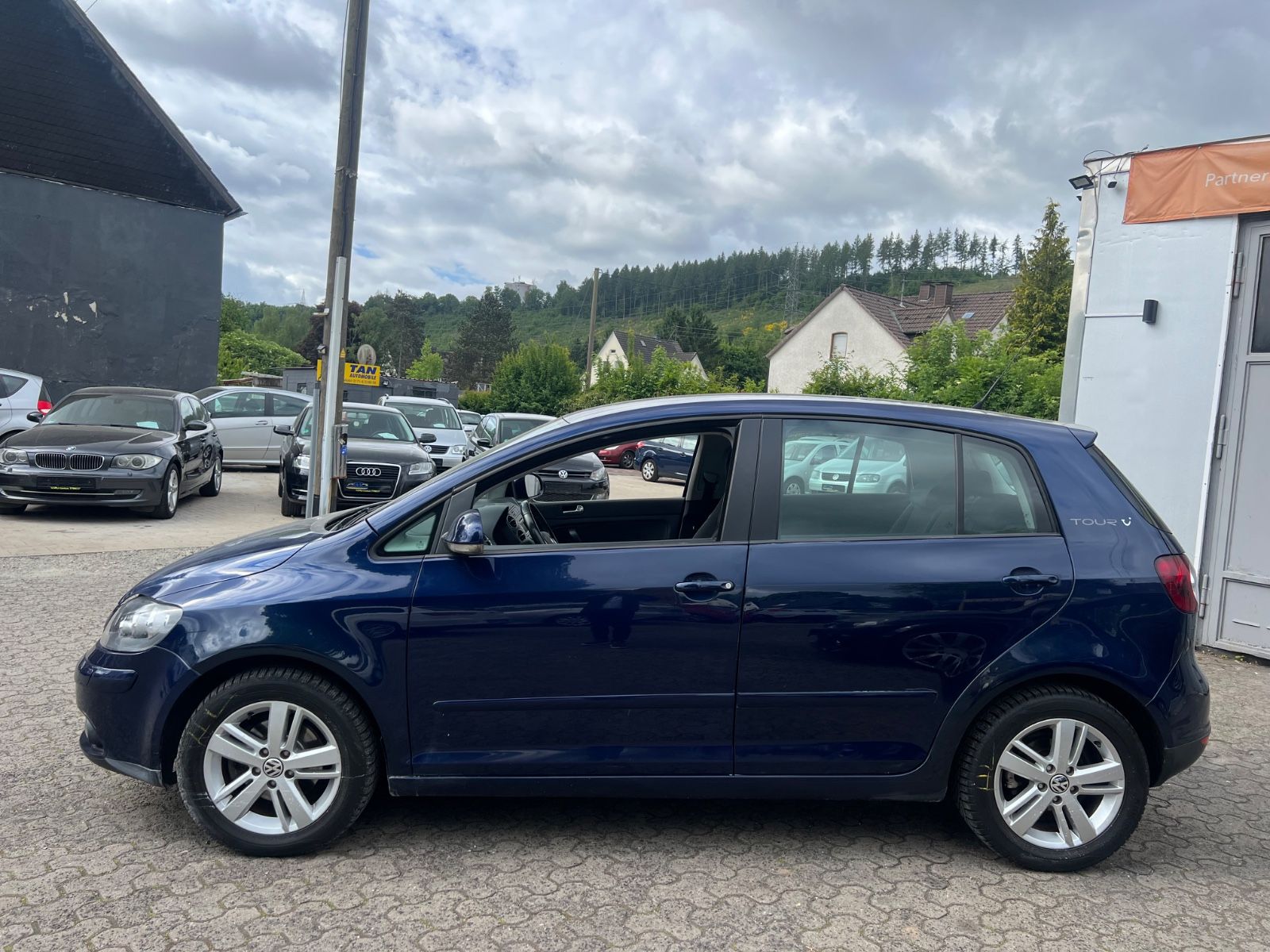 Fahrzeugabbildung Volkswagen Golf Plus V 1.6 Tour * 1.HAND *