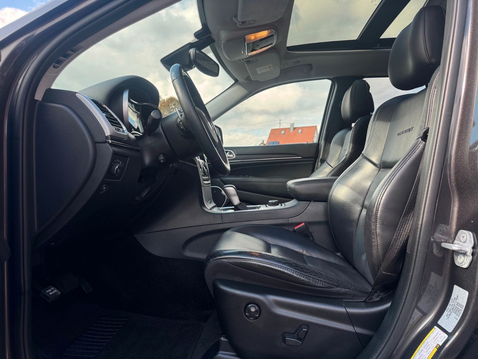 Fahrzeugabbildung Jeep Grand Cherokee 3.0 CRD Summit AHK Memory