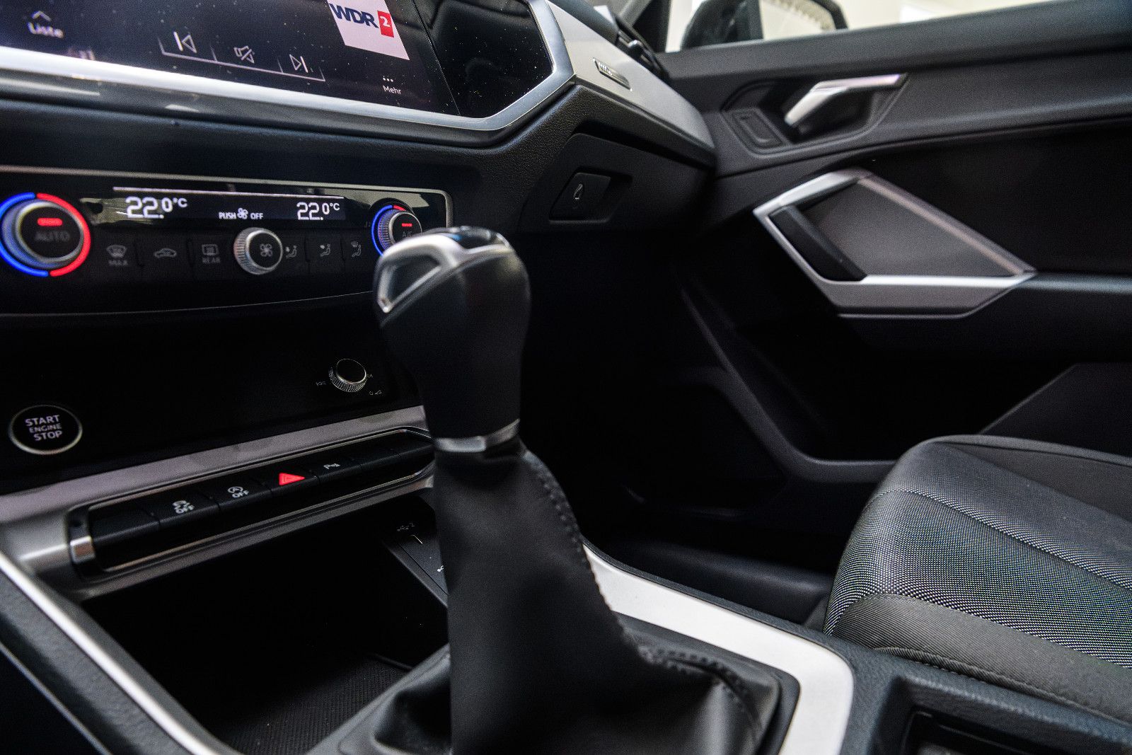 Fahrzeugabbildung Audi Q3 35 TFSI advanced +LED +KAMERA +NAVI +AHK