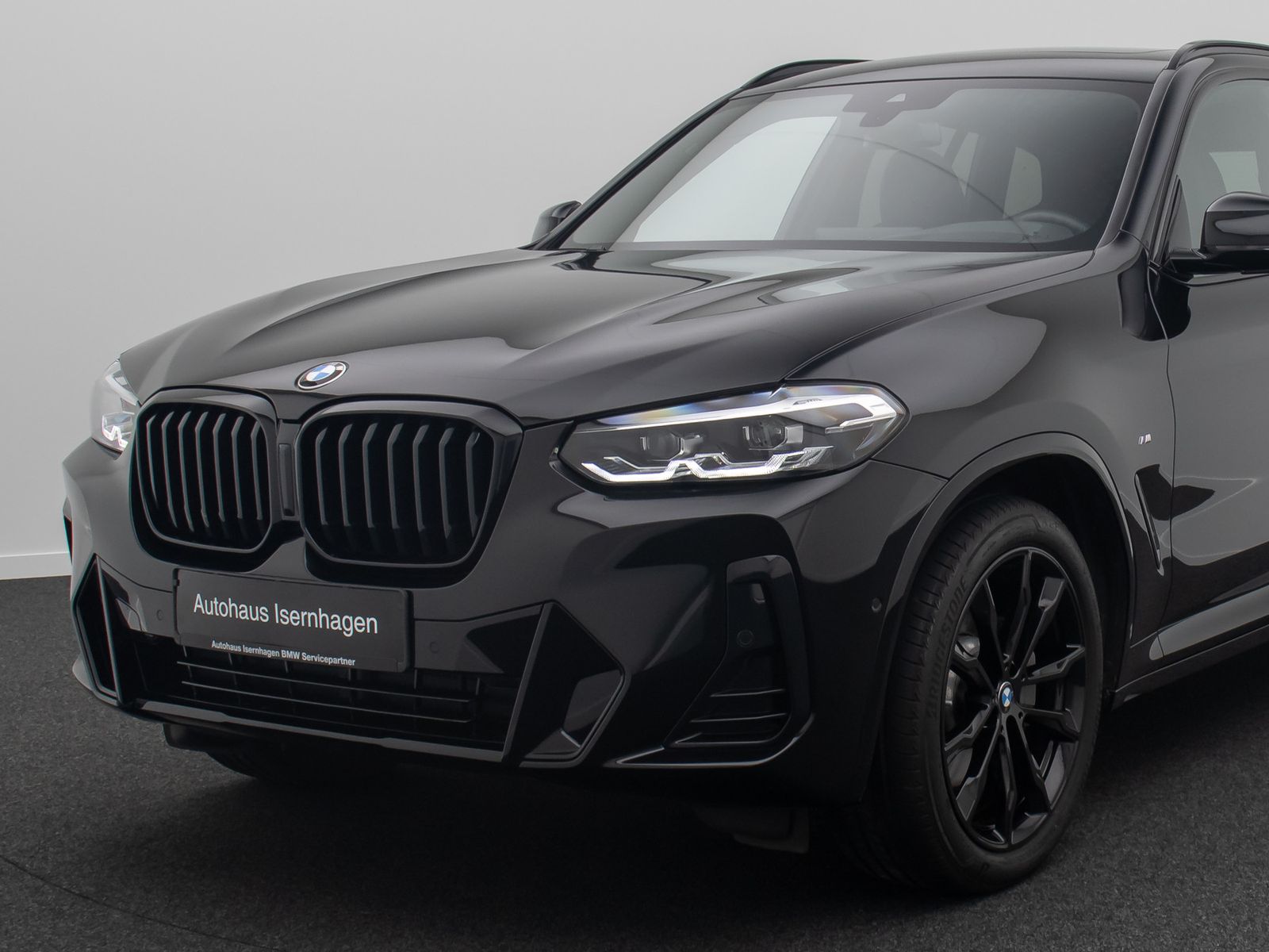 Fahrzeugabbildung BMW X3 xD30i M Sport AHK Kamera DAB HUD Panorama 20"