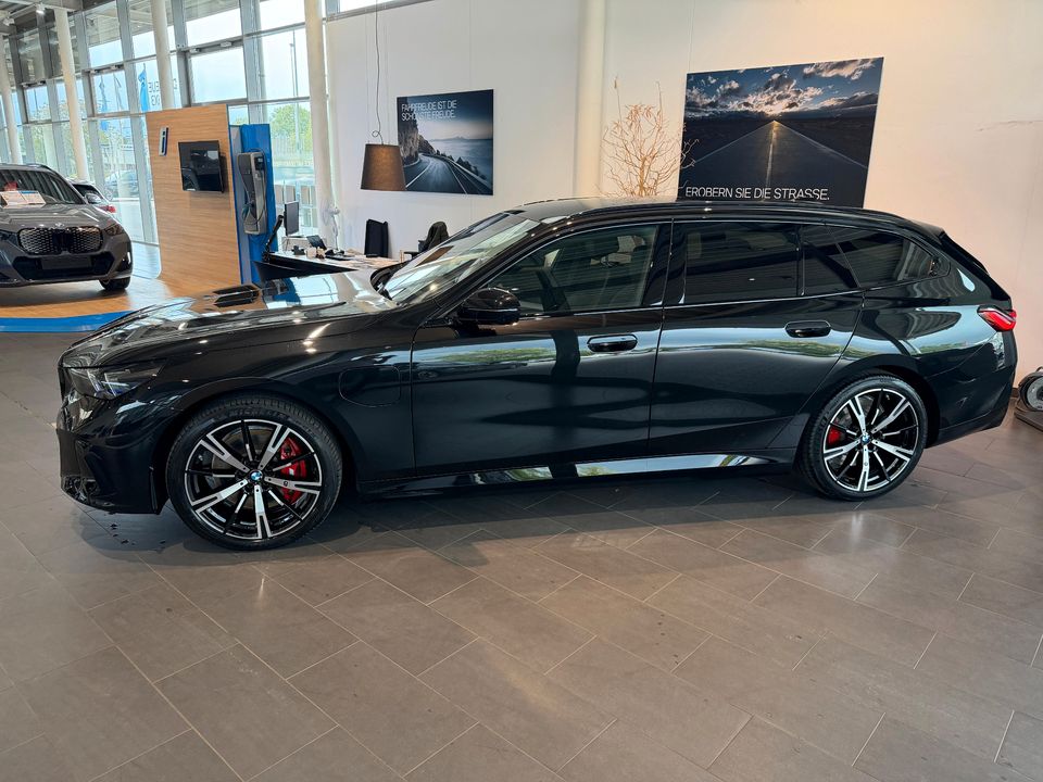 BMW 550e xDrive Touring Navi Tempom.aktiv imagem 3