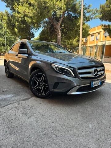 Mercedes-Benz GLA 200d Aut. *FULL OPT.* da VETRI