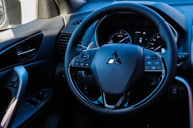 Fahrzeugabbildung Mitsubishi Eclipse Cross 2.4 PHEV Plus SELECT 4WD LAGERWARE