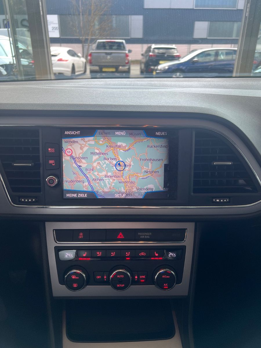 Fahrzeugabbildung SEAT Leon ST 1.4 TSI Style * 1.HAND *ALCANTARA*NAVI*