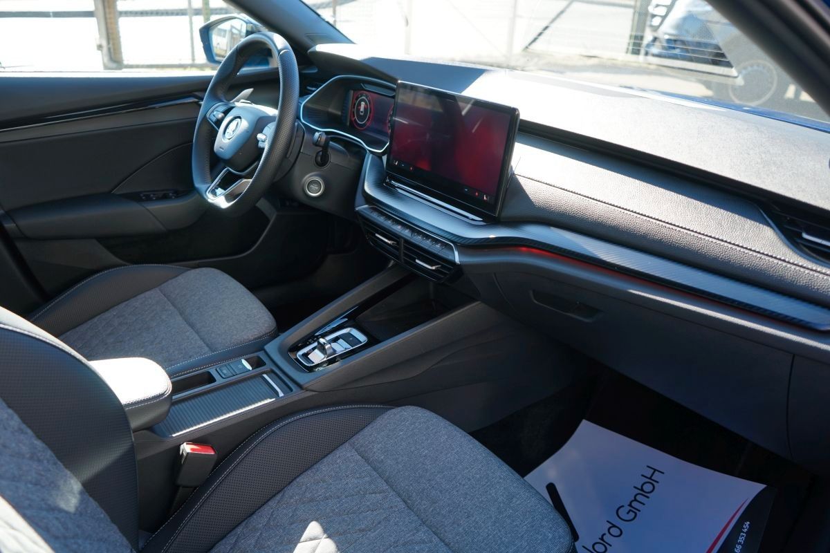 Fahrzeugabbildung SKODA Octavia Combi 1.5 TSI mHEV Sportline Exklusive