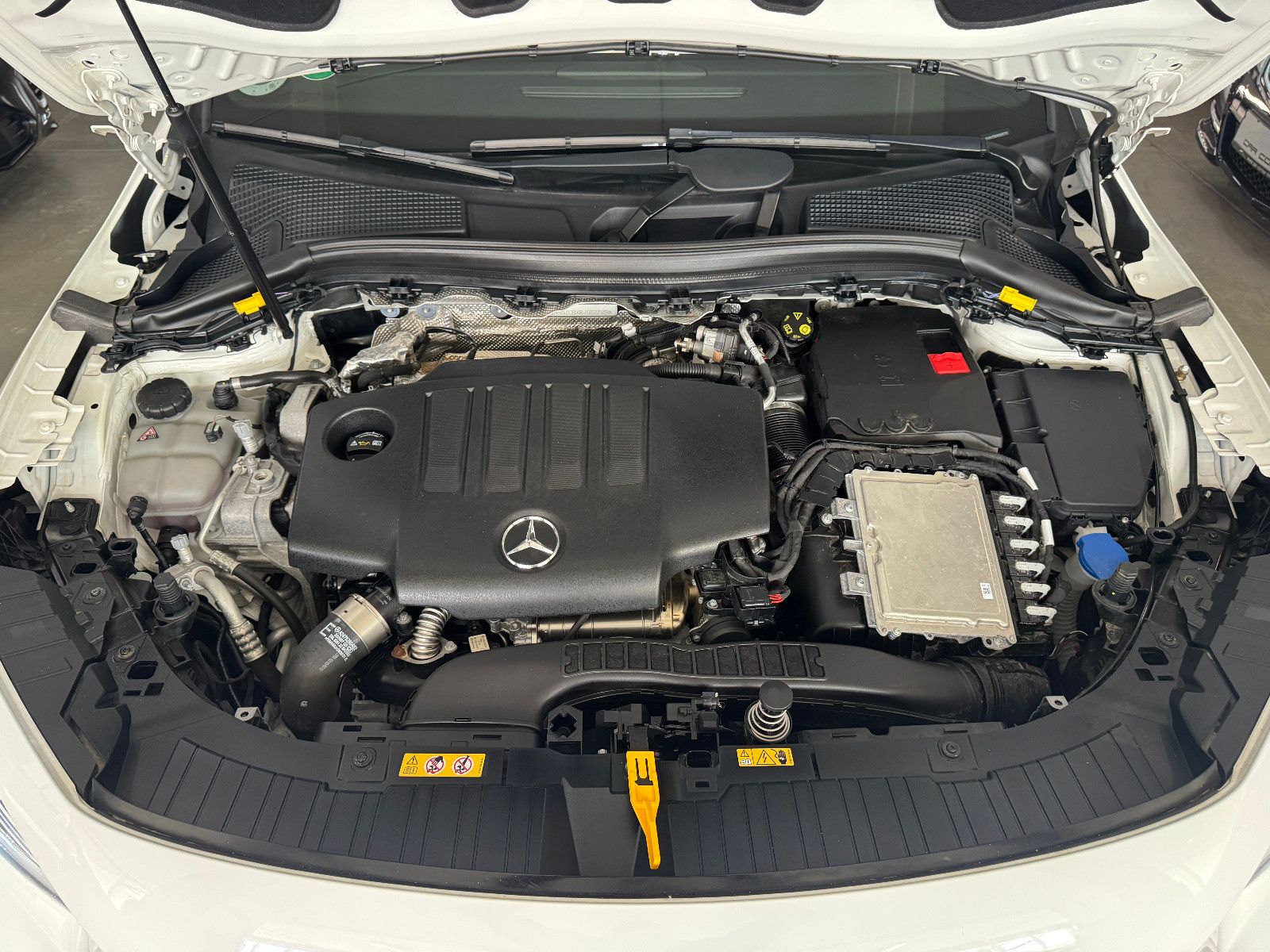 Fahrzeugabbildung Mercedes-Benz GLA 200 d 8GT AMG LINE PLUS MBUX DISTRONIC 19ALU