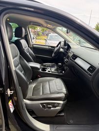 Volkswagen Touareg - 11