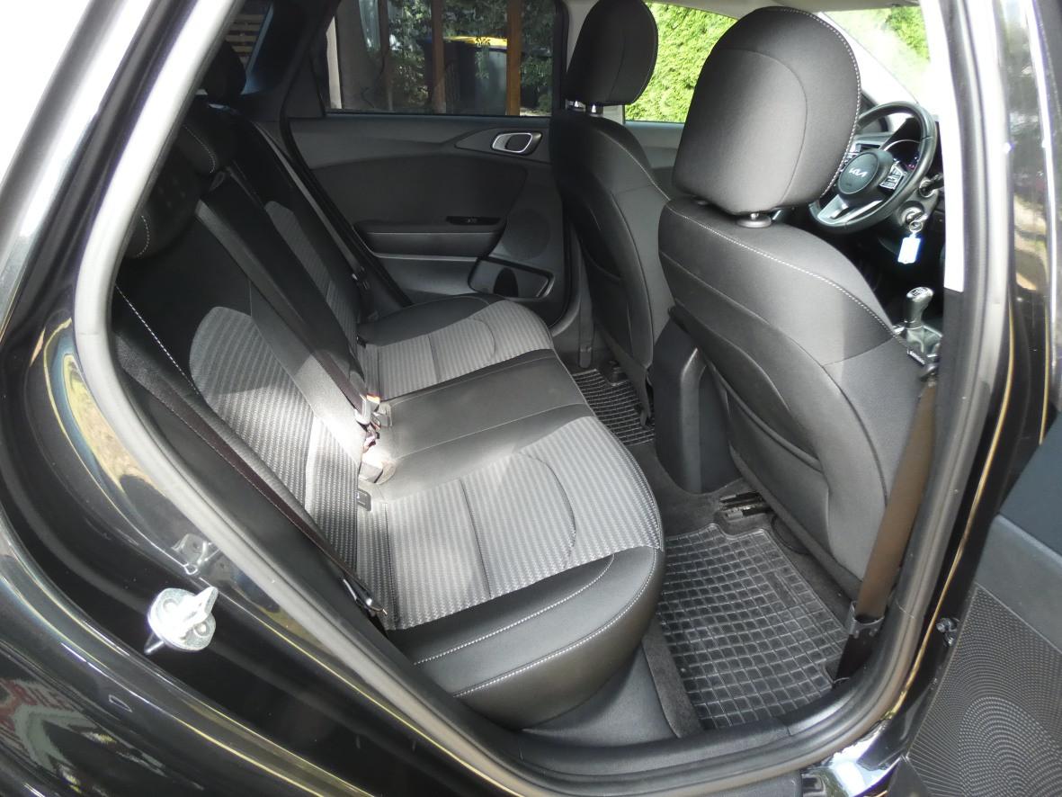 Kia cee'd SW 1.5 T-GDI Kamera LM PDC LED Klima SHZ