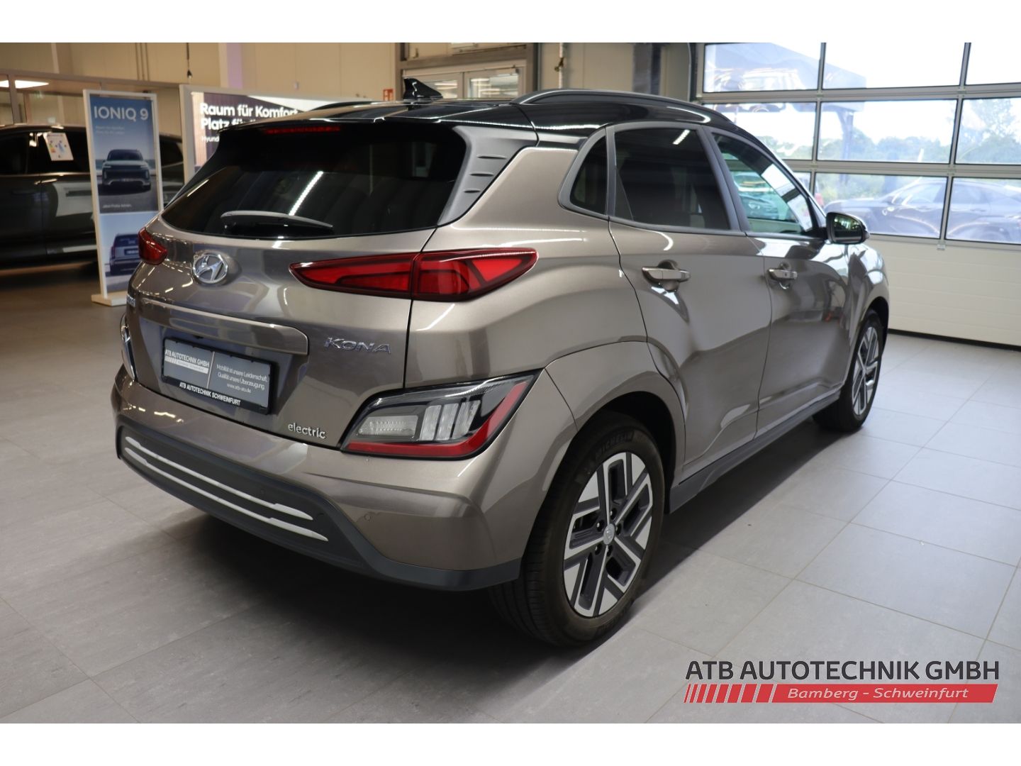 Fahrzeugabbildung Hyundai KONA Elektro Trend 2WD 39,2 kWh 96,6% SOH LED AC