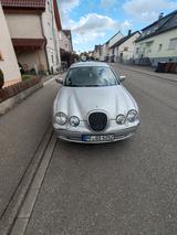 Jaguar S-Type 3 L V6 Executive Executive - silberne Jaguar S-Type