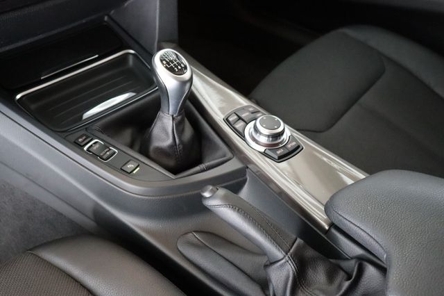 Fahrzeugabbildung BMW 320d Touring Modern Line PDC|SHZ|XENON|NAVI|